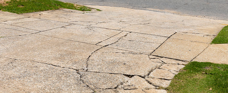 Asphalt- 5 Signs Your Driveway Needs to be Replaced